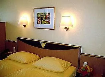 Otel Nk-Hotel Bergischer Hof 3*